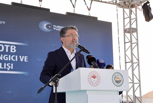 Karataş Sera Otb Altyapı İnşaat Başlangıcı Ve Ar-Ge Merkezi Açılışı Bakan Yumaklı Ve Vali Köşger'in  Katıldığı Törenle Gerçekleştirildi